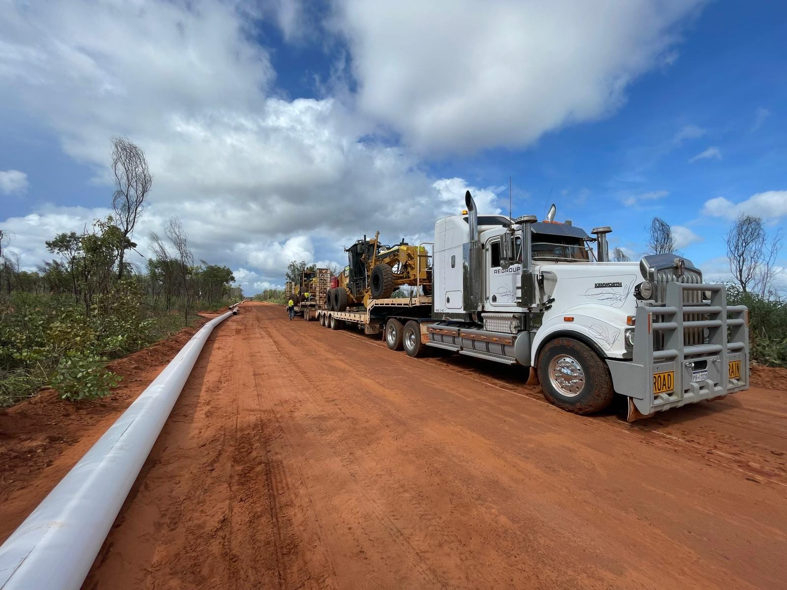 Walton Mechanical road train floating a motor grader to a remote WA site